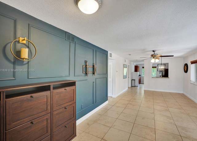 Property at 6235 SW 47th Mnr #204, Davie, FL 33314, 2 beds, 2 baths