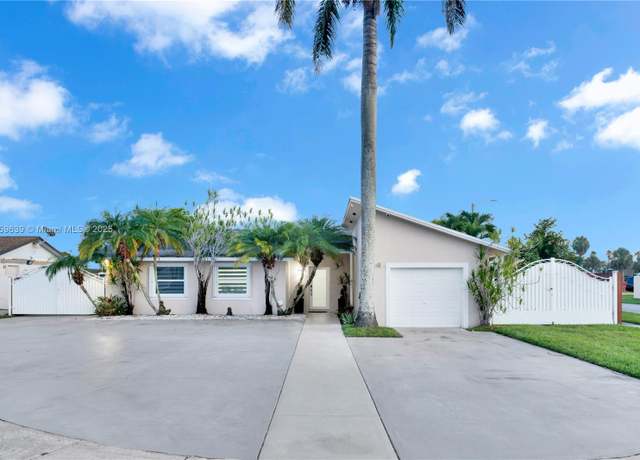 Property at 10460 SW 165th Ter, Miami, FL 33157, 4 beds, 3 baths