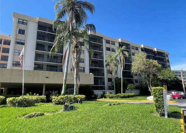 Property at 900 NE 195th St #703, Miami, FL 33179, 2 beds, 2 baths