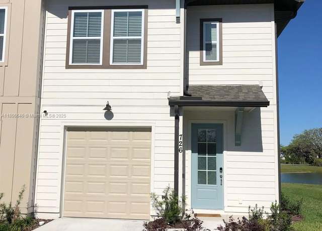 Property at 726 Longboat, Davenport, FL 33896, 3 beds, 2.5 baths