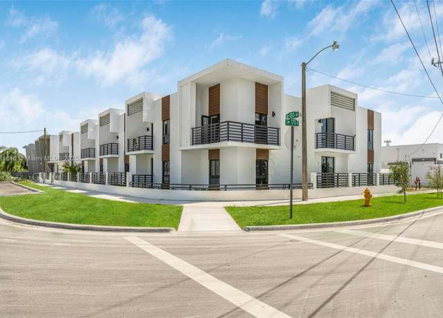 Property at 16955 SW 100th Ave, Miami, FL 33157, 21 beds, 21 baths