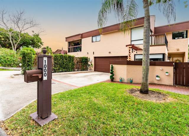 Property at 1000 NE 204th Ln, Miami, FL 33179, 4 beds, 3 baths