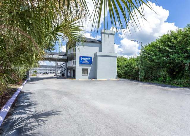 Property at 5055 W Irlo Bronson Memorial Hwy #216, Kissimmee, FL 34746, 1 bed, 1 bath