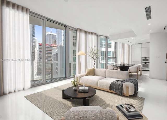 Property at 300 Biscayne Blvd Way Unit 1106E, Miami, FL 33131, 1 bed, 1.5 baths