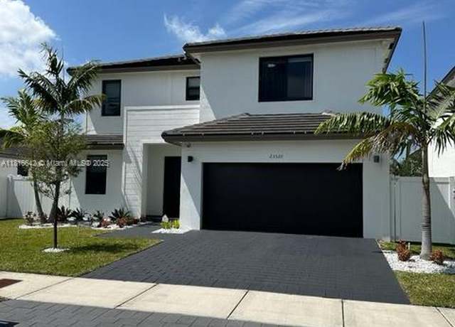 Property at 23520 SW 107th Ct, Homestead, FL 33032, 4 beds, 3.5 baths