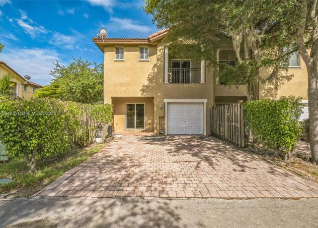 Property at 23111 SW 112th Pl, Miami, FL 33170, 3 beds, 2.5 baths