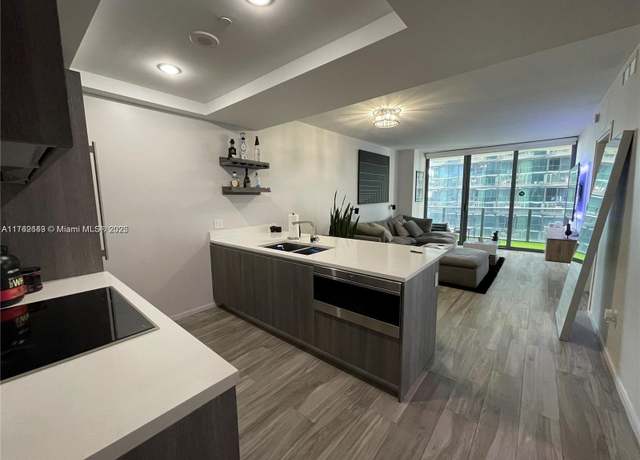 Property at 801 S Miami Ave #2907, Miami, FL 33130, 1 bed, 2 baths