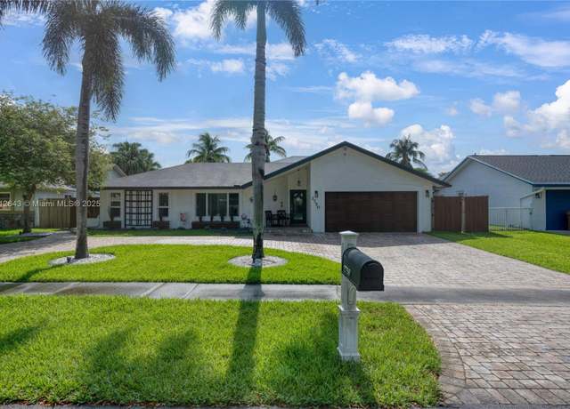 Property at 2750 SW 86th Way, Davie, FL 33328, 5 beds, 2 baths