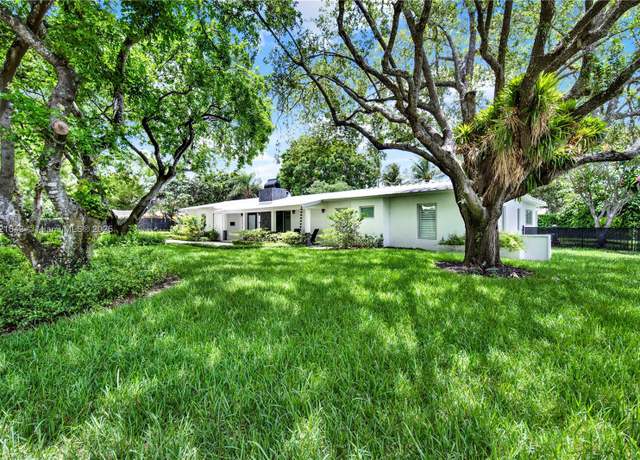 Property at 14625 SW 83rd Pl, Palmetto Bay, FL 33158, 4 beds, 3.5 baths
