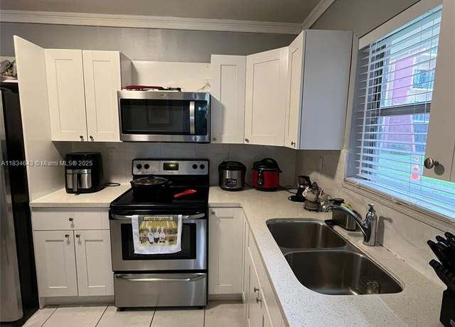 Property at 13715 Kendale Lakes Cir Unit A-116, Miami, FL 33183, 3 beds, 2 baths