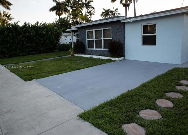 Property at 121 NE 1st Ct, Dania Beach, FL 33004, 3 beds, 2 baths