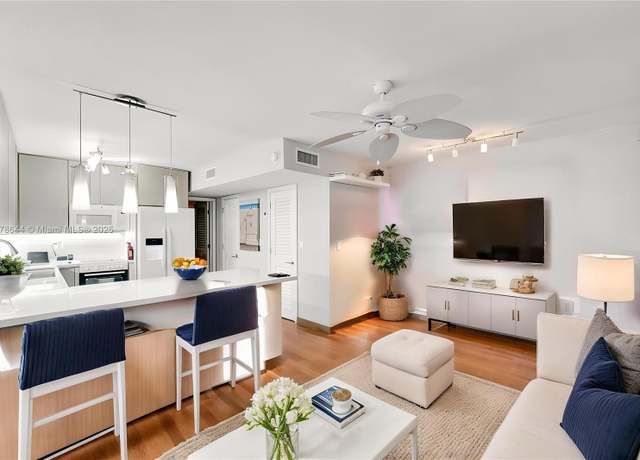 Property at 322 Taylor St Unit 1D, Hollywood, FL 33019, 1 bed, 1 bath