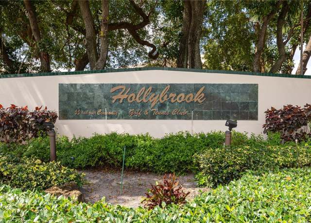 Property at 400 S Hollybrook Dr #302, Pembroke Pines, FL 33025, 2 beds, 2 baths