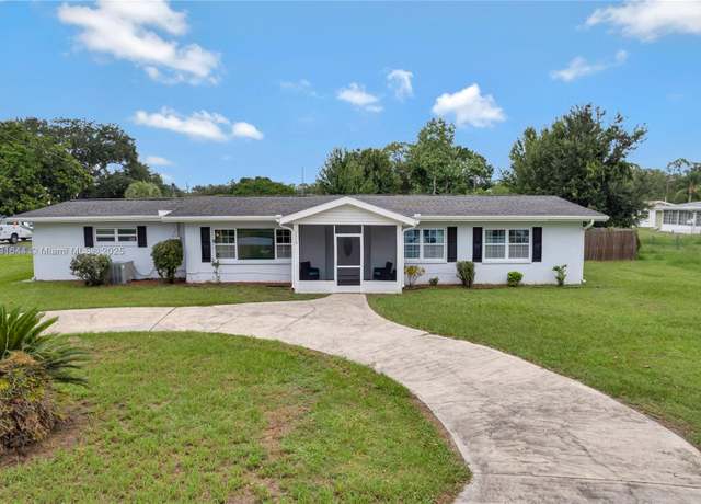 Property at 3510 Lakeview Dr, Sebring, FL 33870, 4 beds, 3 baths