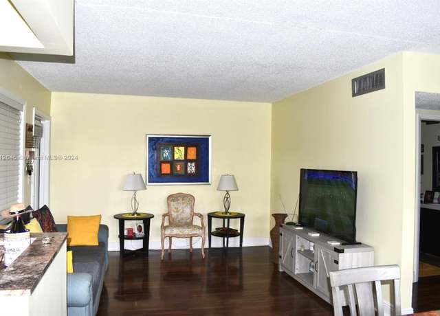 Property at 5300 Washington St Unit D309, Hollywood, FL 33021, 2 beds, 2 baths