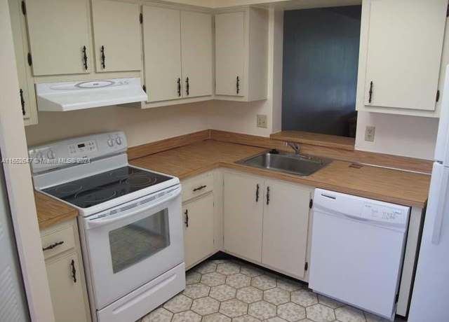 Property at 7591 NW 1st St #304, Margate, FL 33063, 1 bed, 2 baths