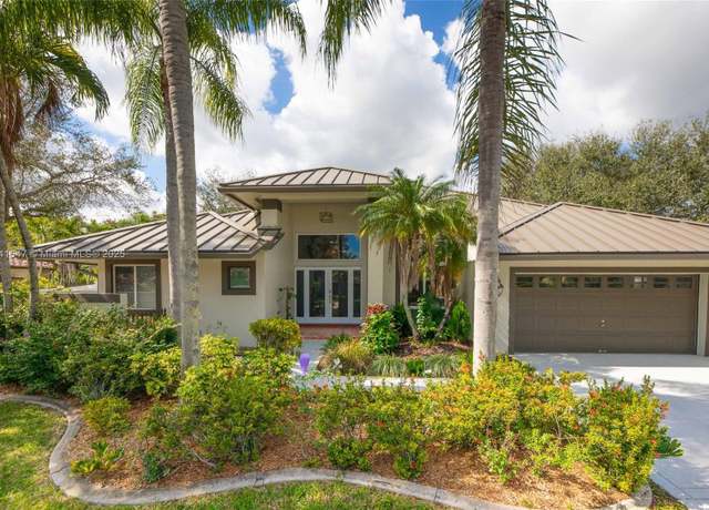 Property at 4345 SW 74th Way, Davie, FL 33314, 4 beds, 2.5 baths