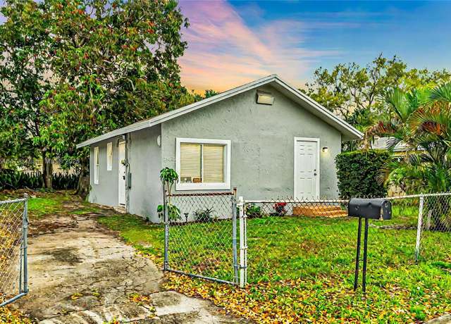 Property at 2828 NW 7th St, Fort Lauderdale, FL 33311, 2 beds, 1 bath