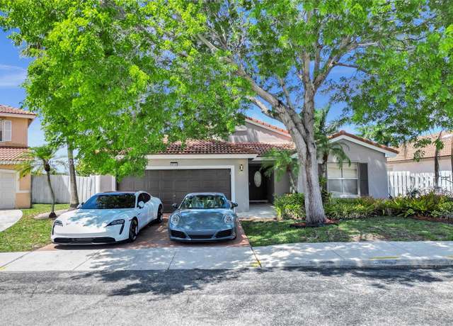 Property at 16595 NW 10th St, Pembroke Pines, FL 33028, 3 beds, 2 baths