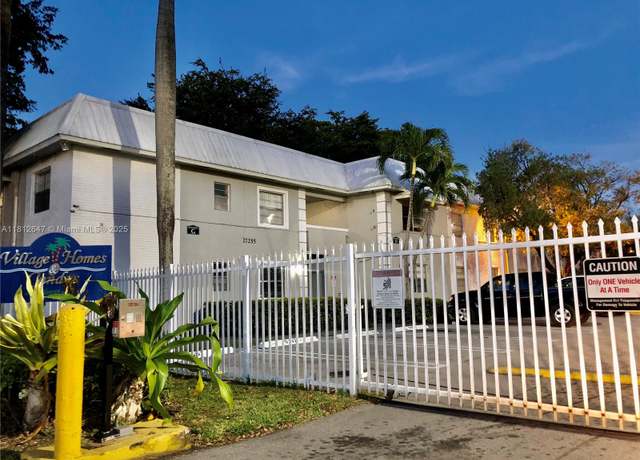 Property at 17255 SW 95th Ave Unit D-349, Palmetto Bay, FL 33157, 1 bed, 1 bath