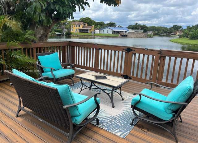 Property at 5217 SW 87th Ave, Cooper City, FL 33328, 3 beds, 2 baths