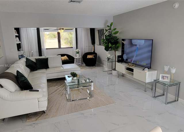 Property at 1801 Presidential Way Unit D202, West Palm Beach, FL 33401, 2 beds, 2 baths