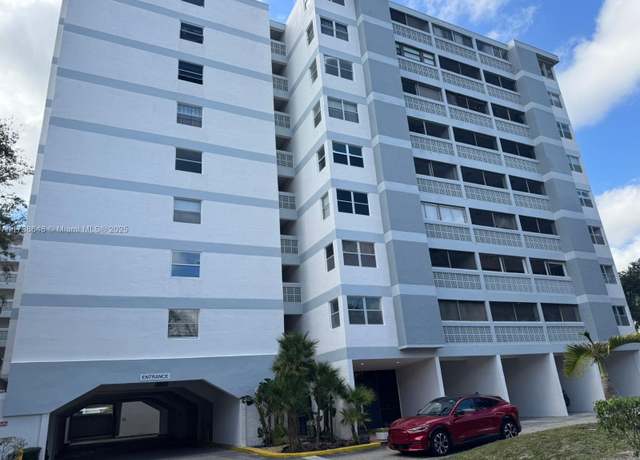 Property at 3301 Spanish Moss Ter #415, Lauderhill, FL 33319, 2 beds, 2.5 baths