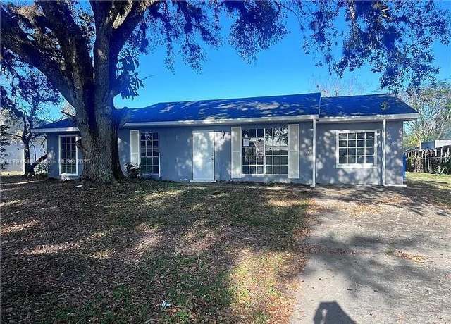 Property at 4030 School Cir, La Belle, FL 33935, 4 beds, 2 baths