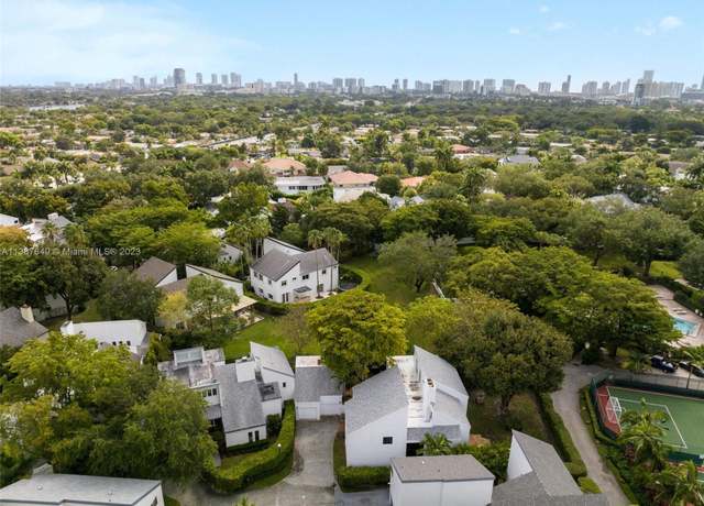 Property at 20215 W Oak Haven Cir, Miami, FL 33179, 4 beds, 5.5 baths