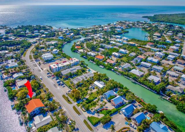 Property at 564 Sombrero Beach Rd, Marathon, FL 33050, 3 beds, 3 baths