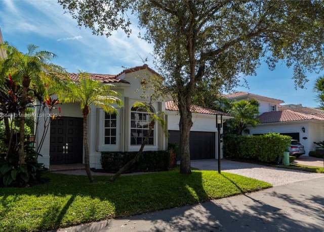 Property at 3976 194th Trl, Sunny Isles Beach, FL 33160, 5 beds, 4.5 baths