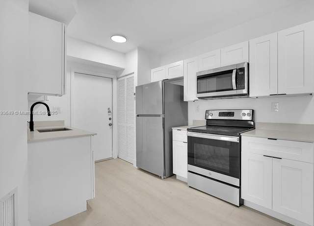 Property at 1814 NW 2nd Ct, Miami, FL 33136, 8 beds, 4 baths