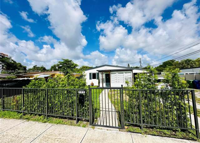 Property at 305 SW 24th Ave, Fort Lauderdale, FL 33312, 3 beds, 2 baths