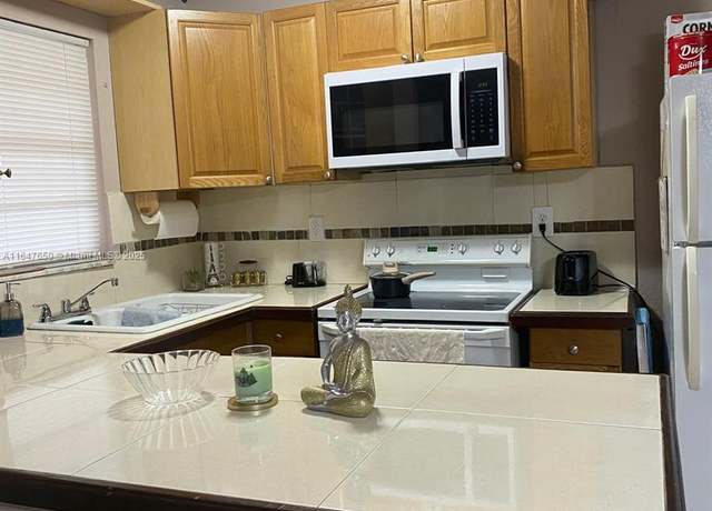 Property at 4050 NW 135th St Unit 20-1, Opa-locka, FL 33054, 1 bed, 1 bath