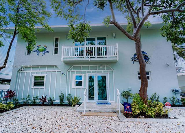 Property at 25 N Blackwater Ln, Key Largo, FL 33037, 3 beds, 3 baths