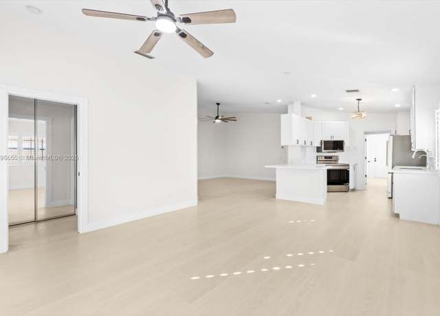 Property at 8467 SE Retreat Dr, Hobe Sound, FL 33455, 2 beds, 2 baths