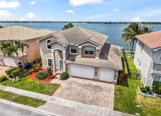 Property at 17739 SW 54th St, Miramar, FL 33029, 5 beds, 3 baths