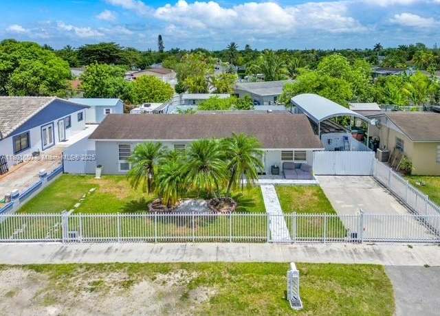 Property at 15433 SW 308th St, Homestead, FL 33033, 3 beds, 2 baths