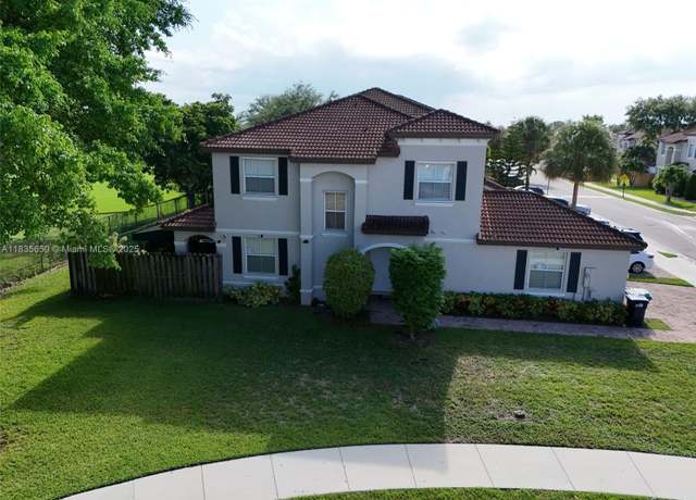 Property at 15260 SW 91st Ln, Miami, FL 33196, 3 beds, 2.5 baths