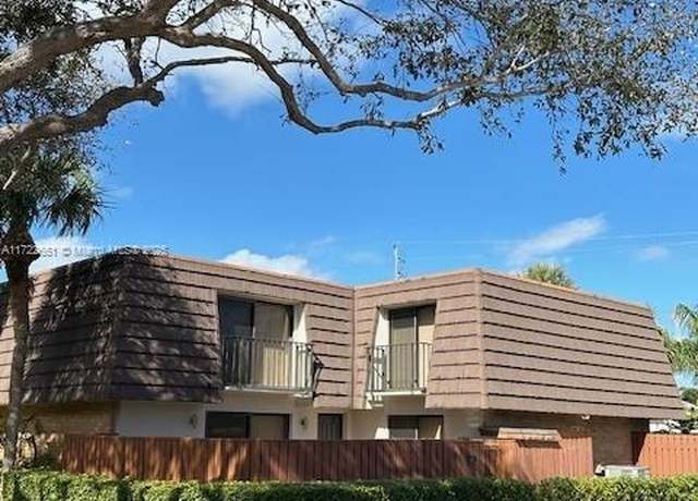 Property at 1127 11th Ct, Jupiter, FL 33477, 2 beds, 2.5 baths