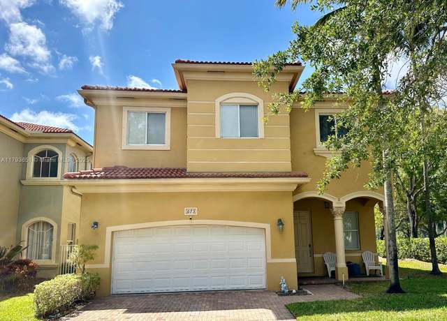 Property at 673 Gazetta Way, West Palm Beach, FL 33413, 5 beds, 3.5 baths