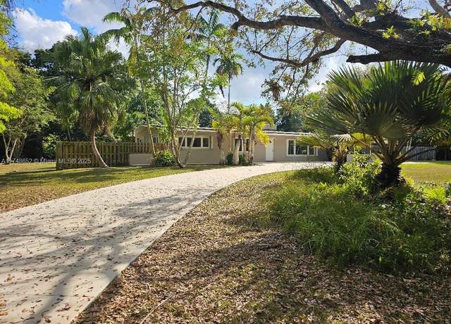 Property at 15278 SW 268th St, Homestead, FL 33032, 3 beds, 2 baths