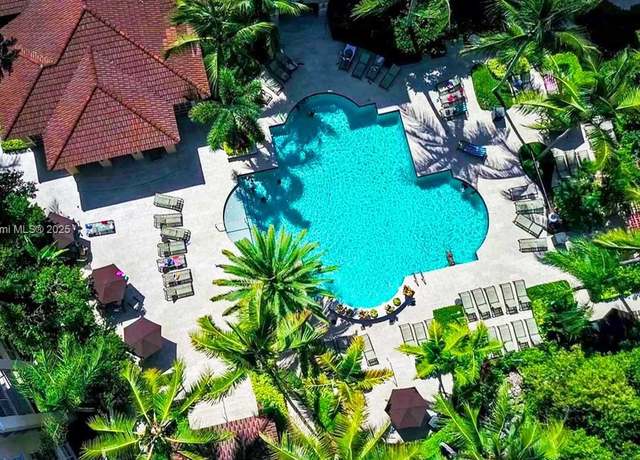 Property at 19555 E Country Club Dr #8108, Aventura, FL 33180, 2 beds, 2 baths