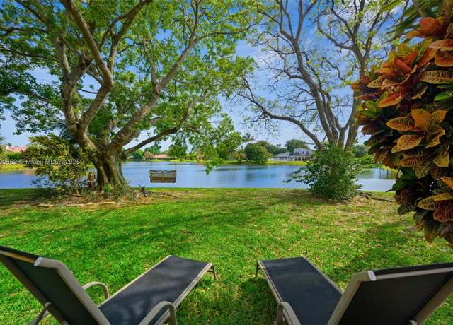 Property at 11235 Lakeview Dr Unit 13-D, Coral Springs, FL 33071, 4 beds, 2.5 baths