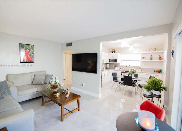 Property at 380 E 35th St #2110, Hialeah, FL 33013, 2 beds, 1 bath