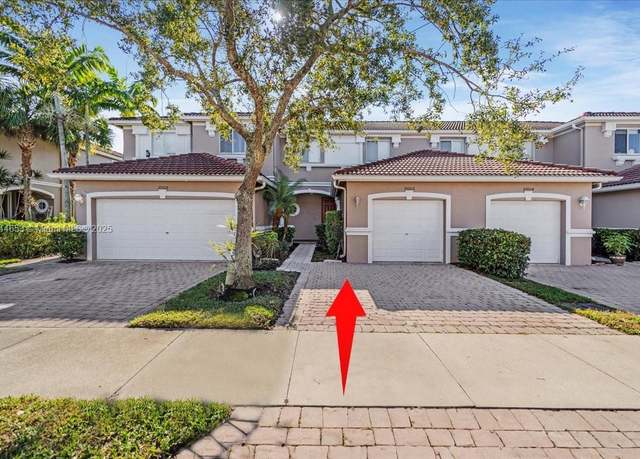 Property at 10006 Salina, Fort Myers, FL 33905, 3 beds, 2.5 baths