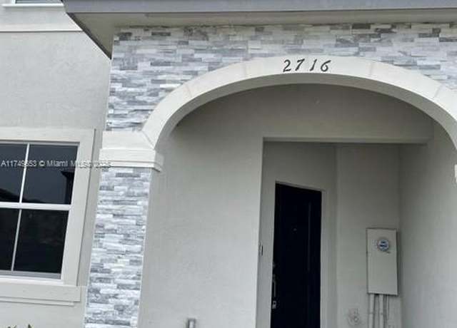 Property at 2716 SE 19th St, Homestead, FL 33035, 3 beds, 2.5 baths