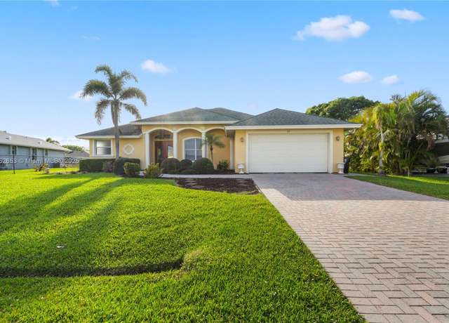 Property at 315 SE Fisk Rd, Port St. Lucie, FL 34984, 3 beds, 2 baths