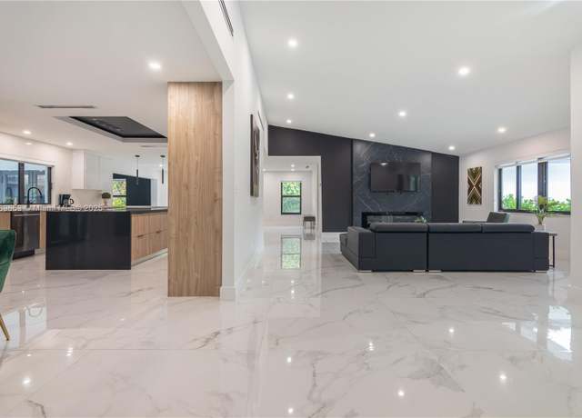 Property at 3850 SW 130th Ave, Miami, FL 33175, 6 beds, 5 baths