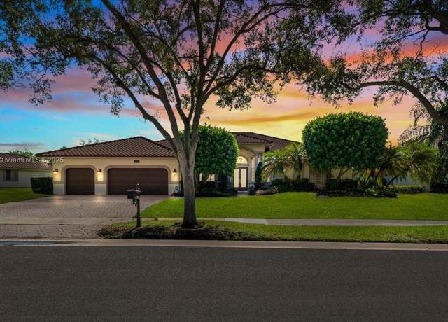 Property at 125 Dockside Cir, Weston, FL 33327, 5 beds, 4.5 baths